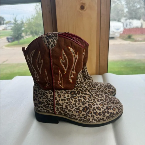 Cheetah Print Cowgirl Boots - Picture 2 of 4